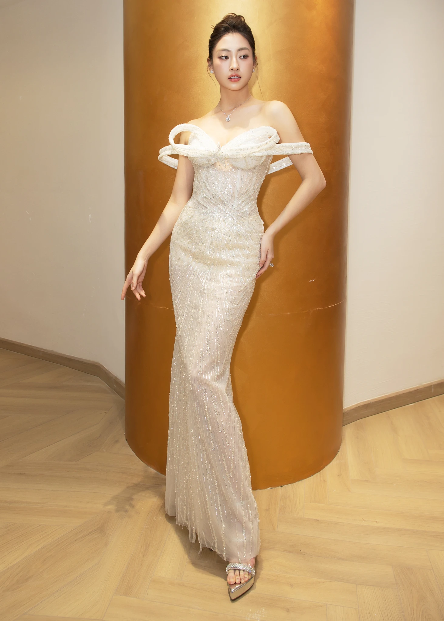 Lương thùy linh 5