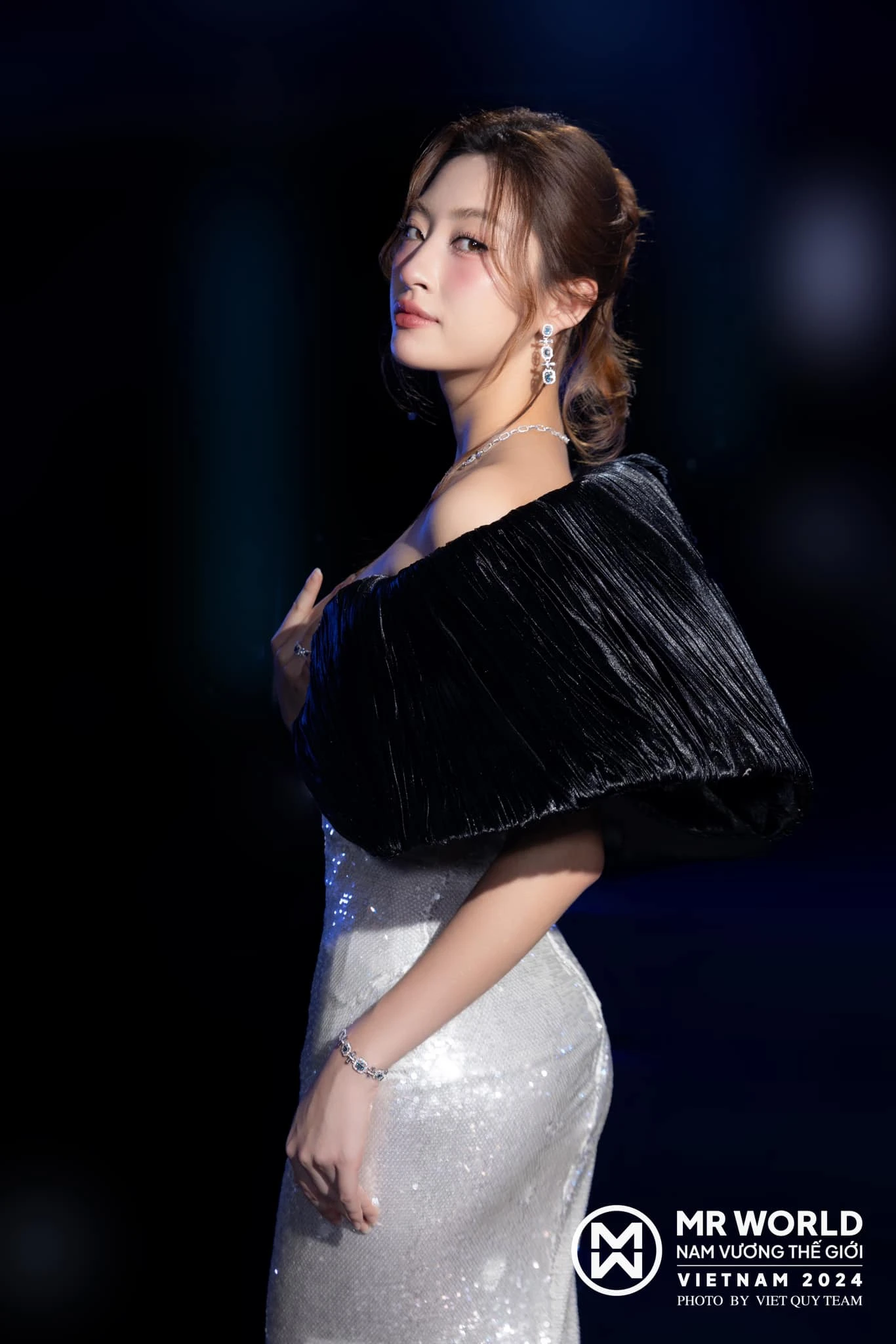 Lương thùy linh 7